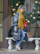 EXKLUSIV - Cameron Diaz beim Kaffee-Klatsch mit einem Freund in L.A.