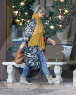 EXKLUSIV - Cameron Diaz beim Kaffee-Klatsch mit einem Freund in L.A.