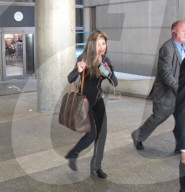 PEOPLE - Abgemagerte La Toya Jackson landet in Los Angeles