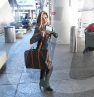 PEOPLE - Abgemagerte La Toya Jackson landet in Los Angeles