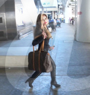 PEOPLE - Abgemagerte La Toya Jackson landet in Los Angeles