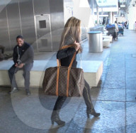 PEOPLE - Abgemagerte La Toya Jackson landet in Los Angeles