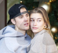 EXKLUSIV - Justin Bieber und Hailey Baldwin turteln und warten auf den Lamborghini 