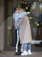 EXKLUSIV - Justin Bieber und Hailey Baldwin turteln und warten auf den Lamborghini 