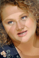 PORTRAIT - Danielle Macdonald