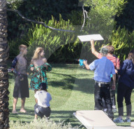 PEOPLE - Paradiesisch: Annie Leibovitz knipst Justin Bieber und Hailey Baldwin für Vanity Fair