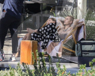 PEOPLE - Paradiesisch: Annie Leibovitz knipst Justin Bieber und Hailey Baldwin für Vanity Fair