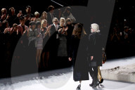 PEOPLE - Chanel Metiers d'Art 2018-2019 Show: Karl Lagerfeld auf dem Catwalk
