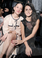 PEOPLE - Chanel Metiers d'Art 2018-2019 Show: Promis in der Front Row