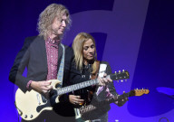 PEOPLE - Promis feiern an der 'Elton John AIDS Foundation' Gala in London 