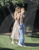 PEOPLE - Annie Leibovitz knipst Justin Bieber und Hailey Baldwin für Vanity Fair