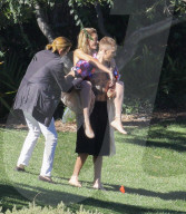 PEOPLE - Annie Leibovitz knipst Justin Bieber und Hailey Baldwin für Vanity Fair