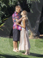 PEOPLE - Annie Leibovitz knipst Justin Bieber und Hailey Baldwin für Vanity Fair