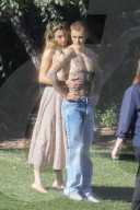 PEOPLE - Annie Leibovitz knipst Justin Bieber und Hailey Baldwin für Vanity Fair