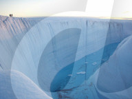 FEATURE - Forscher untersuchen das Schmelzen des grönländischen Eisschildes