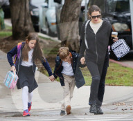 PEOPLE - Jennifer Garner bringt ihre Kinder in die Schule in Santa Monica