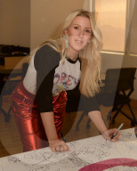 PEOPLE - Ellie Goulding besucht den Radiosender Hits 97.3