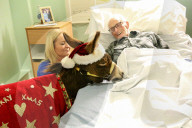FEATURE - Weihnachts Therapie Esel in Leicestershire