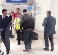 EXKLUSIV - Orlando Bloom am Flughafen von LA