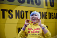 FEATURE - Pix of the Day: Bilder des Tages