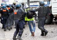 FEATURE - Frankreich: Proteste der 'Gilets Jaunes' in Paris
