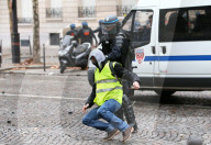 FEATURE - Frankreich: Proteste der 'Gilets Jaunes' in Paris