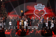 PEOPLE - Promis bei der TV-Spendengala 40 Jahre Ein Herz für Kinder in Berlin