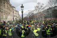 NEWS - Gilets Jaunes: Demonstrationen und Ausschreitungen in Paris