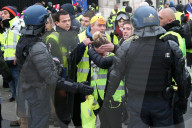 NEWS - Gilets Jaunes: Demonstrationen und Ausschreitungen in Paris