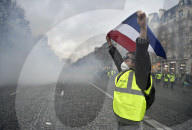 NEWS - Gilets Jaunes: Demonstrationen und Ausschreitungen in Paris