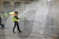 NEWS - Gilets Jaunes: Demonstrationen und Ausschreitungen in Paris