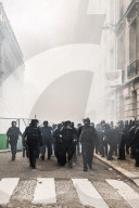 NEWS - Gilets Jaunes: Demonstrationen und Ausschreitungen in Paris