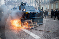 NEWS - Gilets Jaunes: Demonstrationen und Ausschreitungen in Paris