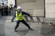 NEWS - Gilets Jaunes: Demonstrationen und Ausschreitungen in Paris