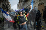 NEWS - Gilets Jaunes: Demonstrationen und Ausschreitungen in Paris