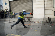 NEWS - Gilets Jaunes: Demonstrationen und Ausschreitungen in Paris