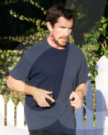 PEOPLE - Christian Bale joggt durch die Nachbarschaft