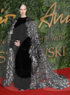PEOPLE - British Fashion Award: Promis auf dem roten Teppich