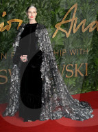 PEOPLE - British Fashion Award: Promis auf dem roten Teppich