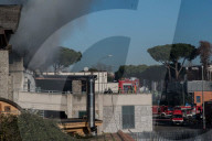 NEWS - Roms Müll steht in Flammen: Abfallanlage brennt lichterloh