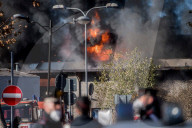 NEWS - Roms Müll steht in Flammen: Abfallanlage brennt lichterloh