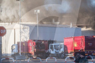 NEWS - Roms Müll steht in Flammen: Abfallanlage brennt lichterloh