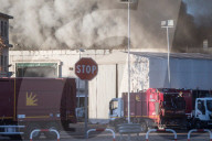 NEWS - Roms Müll steht in Flammen: Abfallanlage brennt lichterloh