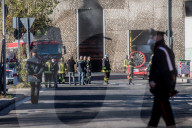 NEWS - Roms Müll steht in Flammen: Abfallanlage brennt lichterloh