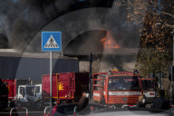 NEWS - Roms Müll steht in Flammen: Abfallanlage brennt lichterloh
