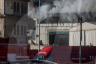 NEWS - Roms Müll steht in Flammen: Abfallanlage brennt lichterloh