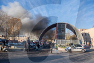 NEWS - Roms Müll steht in Flammen: Abfallanlage brennt lichterloh
