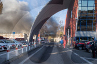 NEWS - Roms Müll steht in Flammen: Abfallanlage brennt lichterloh