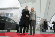 NEWS - Brexit: Theresa May trifft Angela Merkel in Berlin
