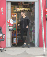 PEOPLE - X-Mas Shopping: Jennifer Garner im Spielzeug Laden
